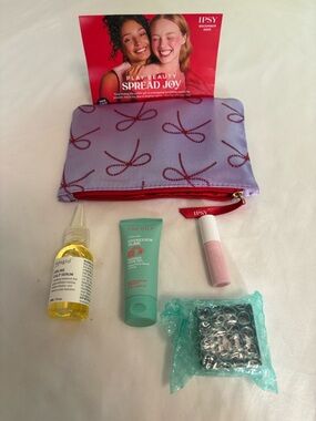 IPSY Cosmetic Pouch with Beauty Samples